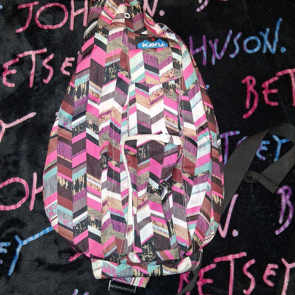 Kavu Multicolor Chevron Sling Bag w/wallet